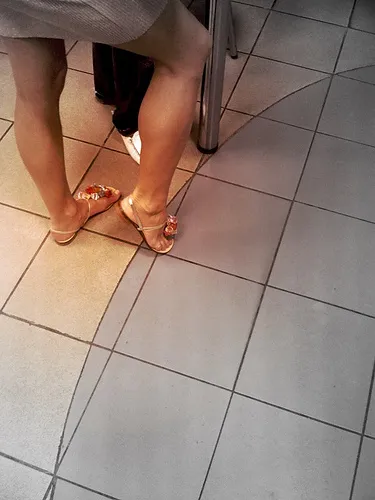 Filles russes en été dans la rue - mode et beauté