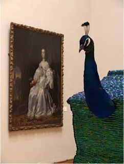 Cercueil en ecailles de scarabee avec tete de paon par Jan Fabre