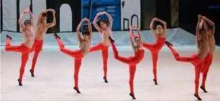 Scene du ballet Pulcinella avec decors de Picasso, Europa Danse