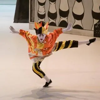 Scene du ballet Parade avec decors de Picasso, Europa Danse