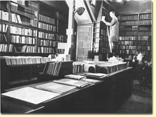 Interieur de la librairie Marks and Co au 84 Charing Cross Road, rayonnages de livres anciens